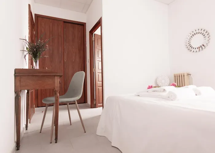 A Casa Da Toura Отель Пуэнтедеуме